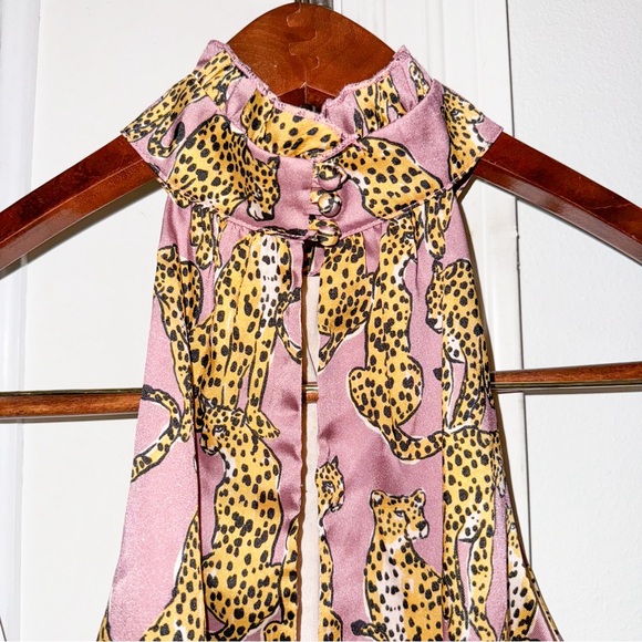 NWT Lavender Crop Blouse w Cheetahs - Lavender Brown Clothing - Size M - USA - Picture 5 of 8